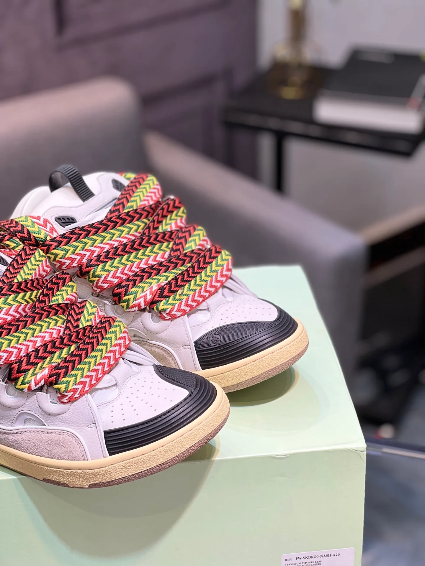 Men's men's shoes💰780 [LANVIN] Latest lace-up fashionable casual sneakers for couples High-quality CLAY couple series‼ ️ The latest trendy products of the season 🌈Many bloggers have planted grass and purchased the original open-mold customization. The upper and outsole are sewn with mark threads without edge sealing. Multiple material splicing combination design. Very versatile for fashionable and casual wear. Comfortable on the feet. Recommended for self-retention (upper cowhide + cow suede + breathable mesh) inner foot pad cowhide exclusive original open-mold clear logo rubber outsole ⚠️36-44 yards (45 custom-made)